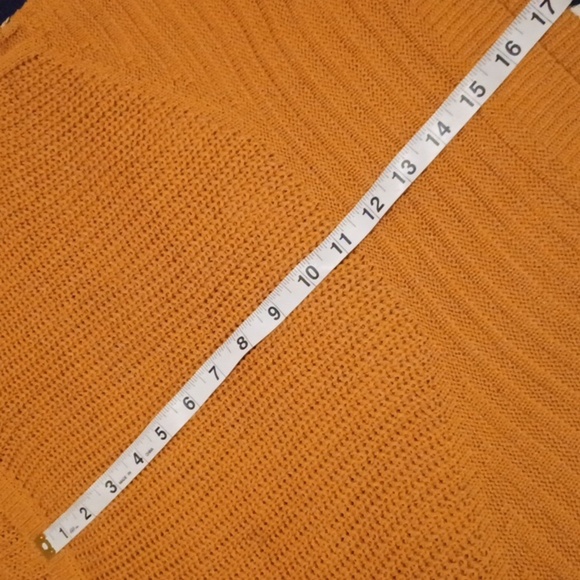 💙🌹mustard color sweater - Picture 10 of 13